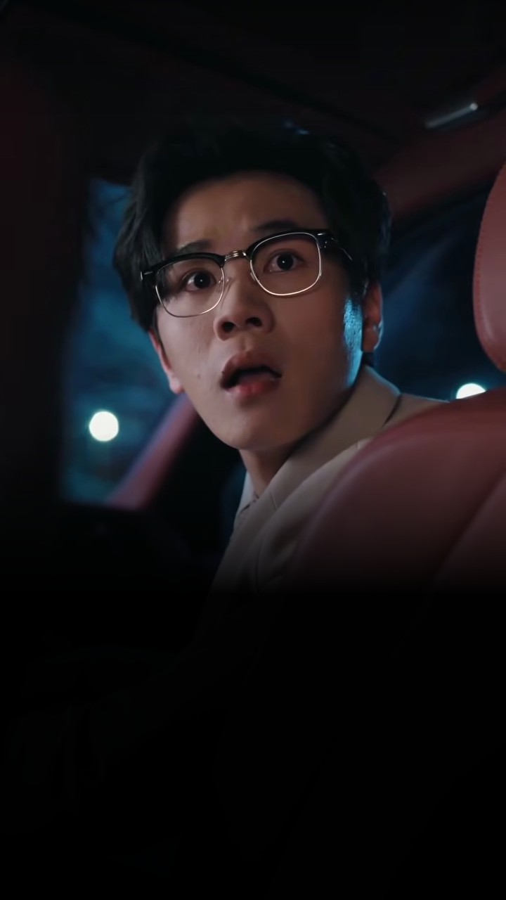 Lipstik di Kereta CEO