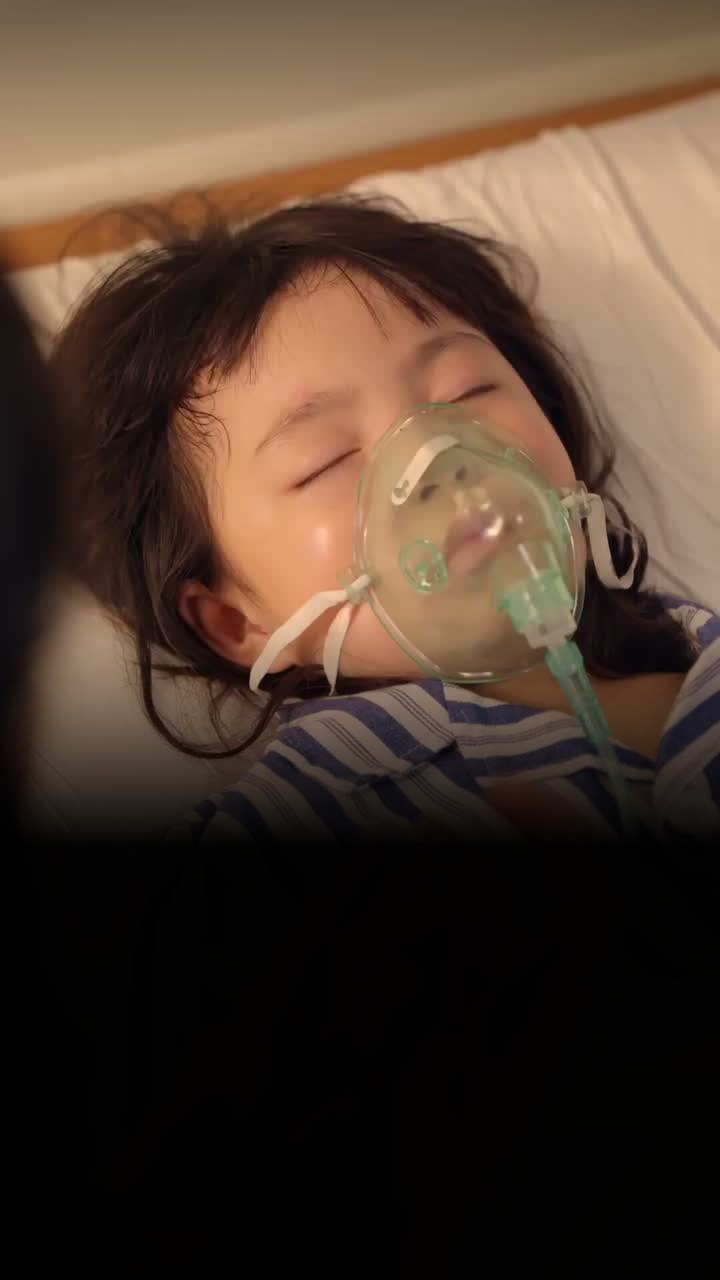 家族仇恨让他俩成陌路人，女儿白血病，她只能伏在他身侧，用卑微换女儿一线生机？！最新短劇 霸总古装复仇短劇逆襲重 穿越短劇推薦